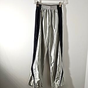 Nike joggers silver‎ and black. Kids size large (14-16)